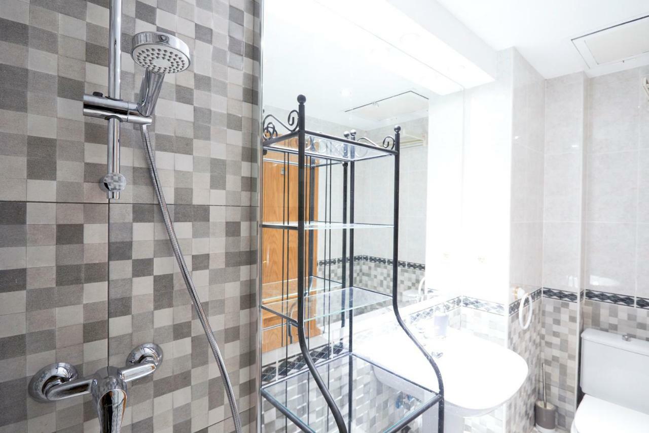 Royal Palace Boutique Appartement Madrid Buitenkant foto